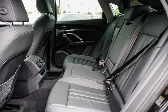 Thumbnail: 2025 Audi Q5 - 18