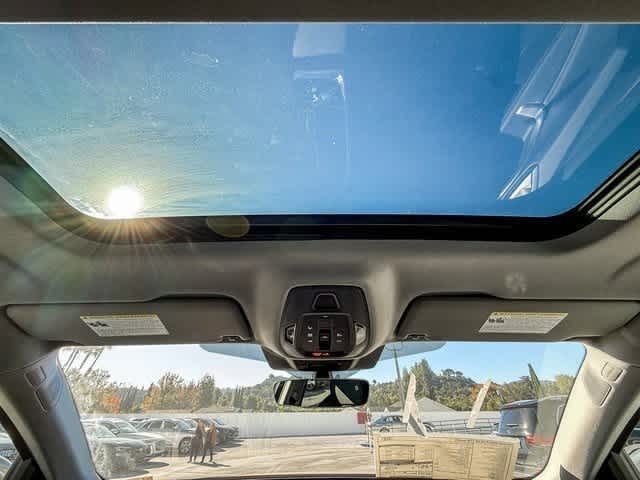 Thumbnail: 2025 Audi Q5 - 16