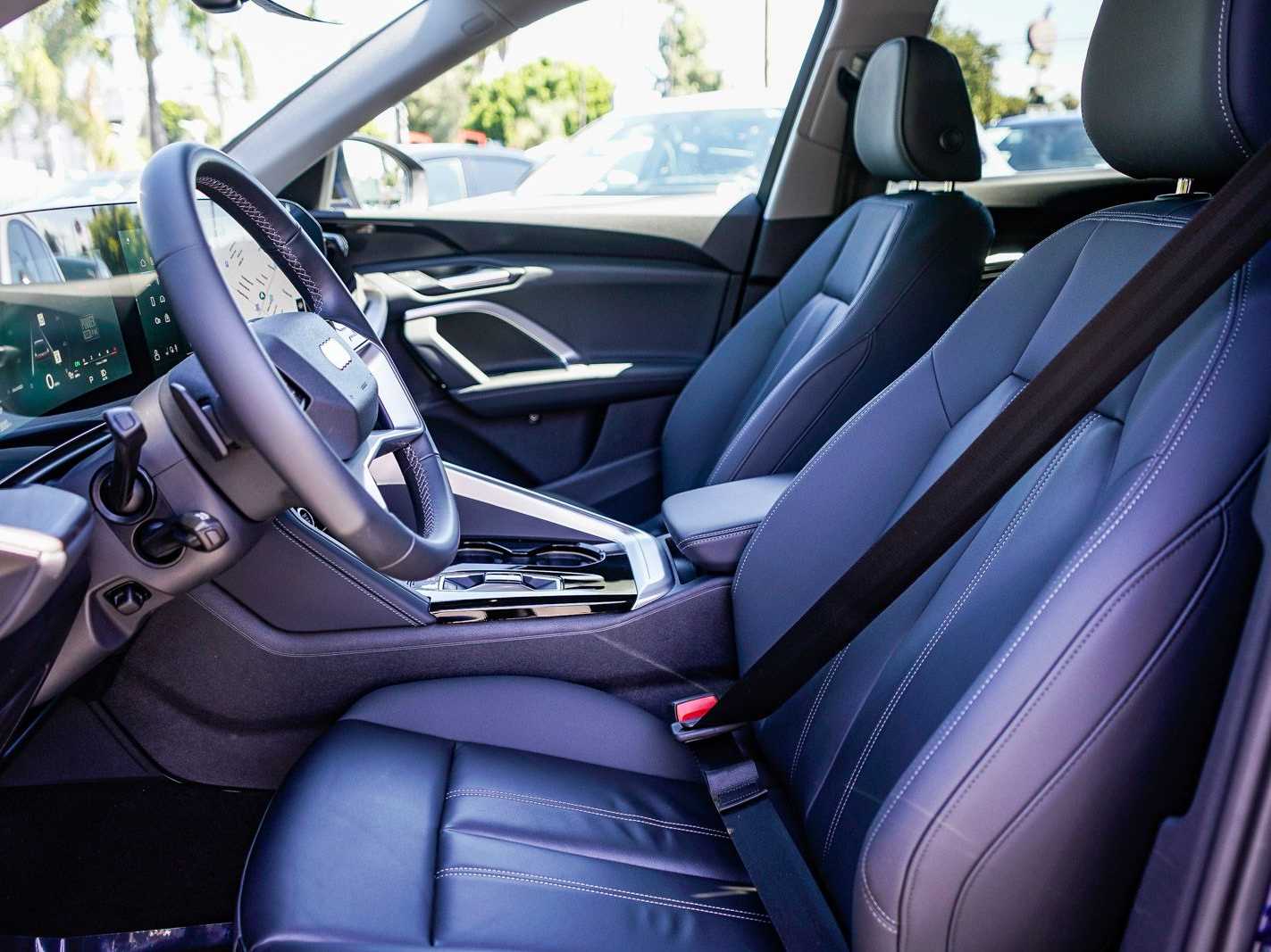 Thumbnail: 2025 Audi Q5 - 17