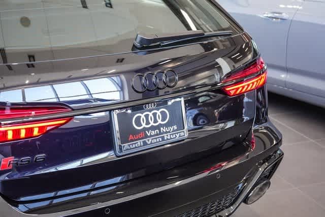 Thumbnail: 2025 Audi RS 6 - 10