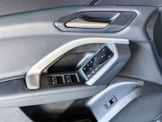 Thumbnail: 2025 Audi Q5 - 23