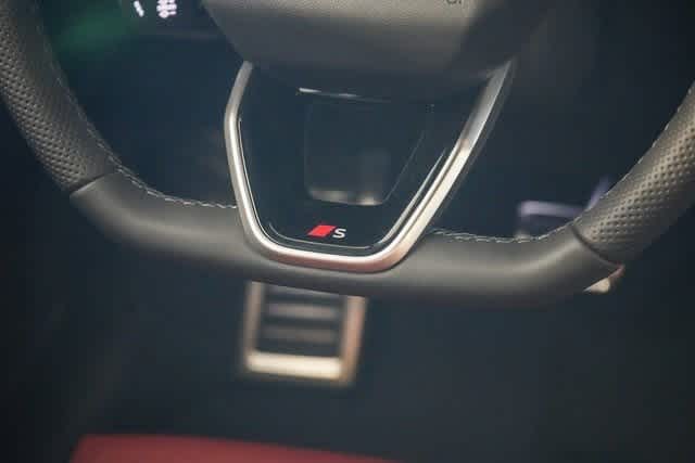 Thumbnail: 2025 Audi SQ6 e-tron - 24
