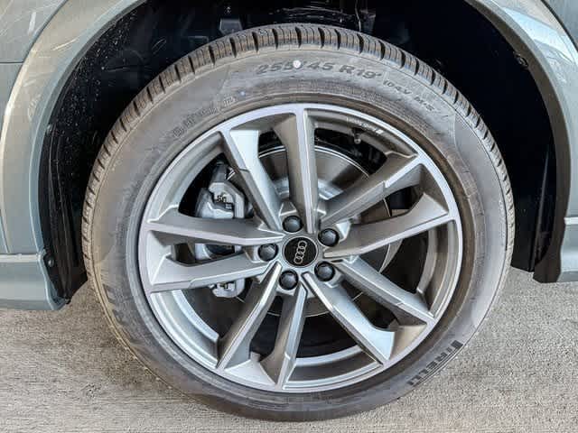 Thumbnail: 2025 Audi Q3 - 9