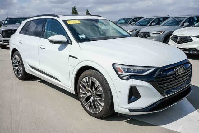 Thumbnail: 2024 Audi Q8 e-tron - 5