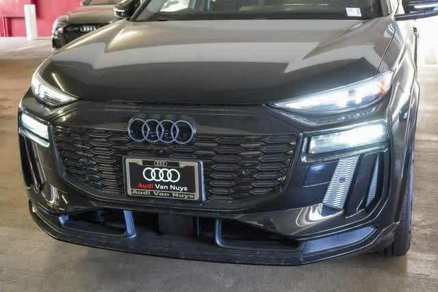 Thumbnail: 2025 Audi SQ6 e-tron - 8