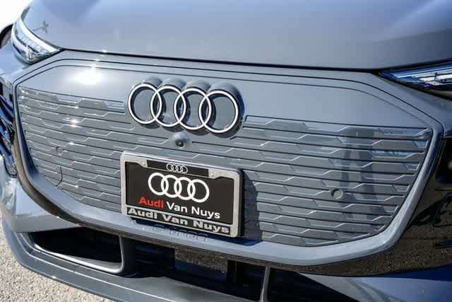 Thumbnail: 2025 Audi Q6 e-tron - 8