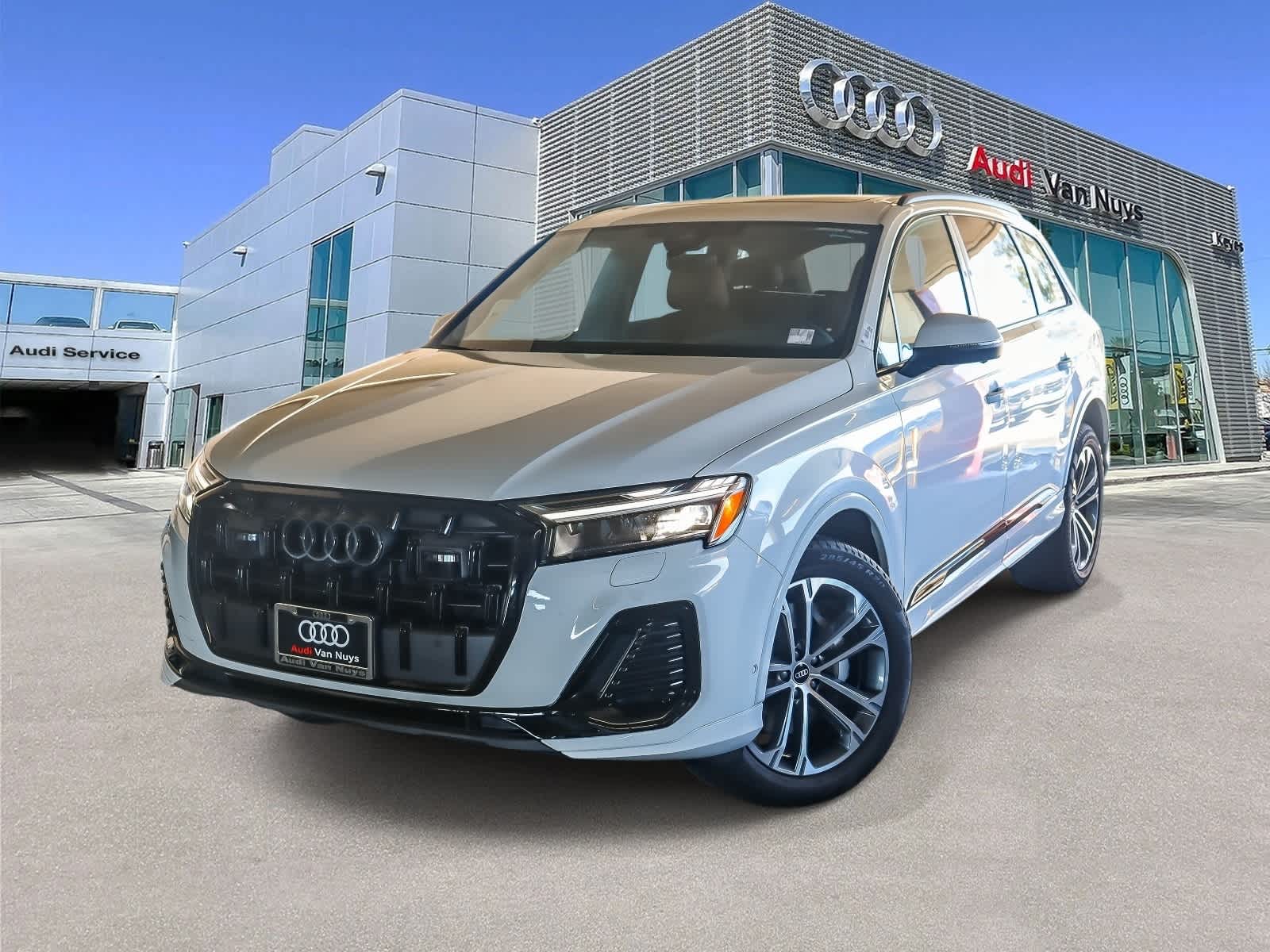 Thumbnail: 2026 Audi Q7 - 1