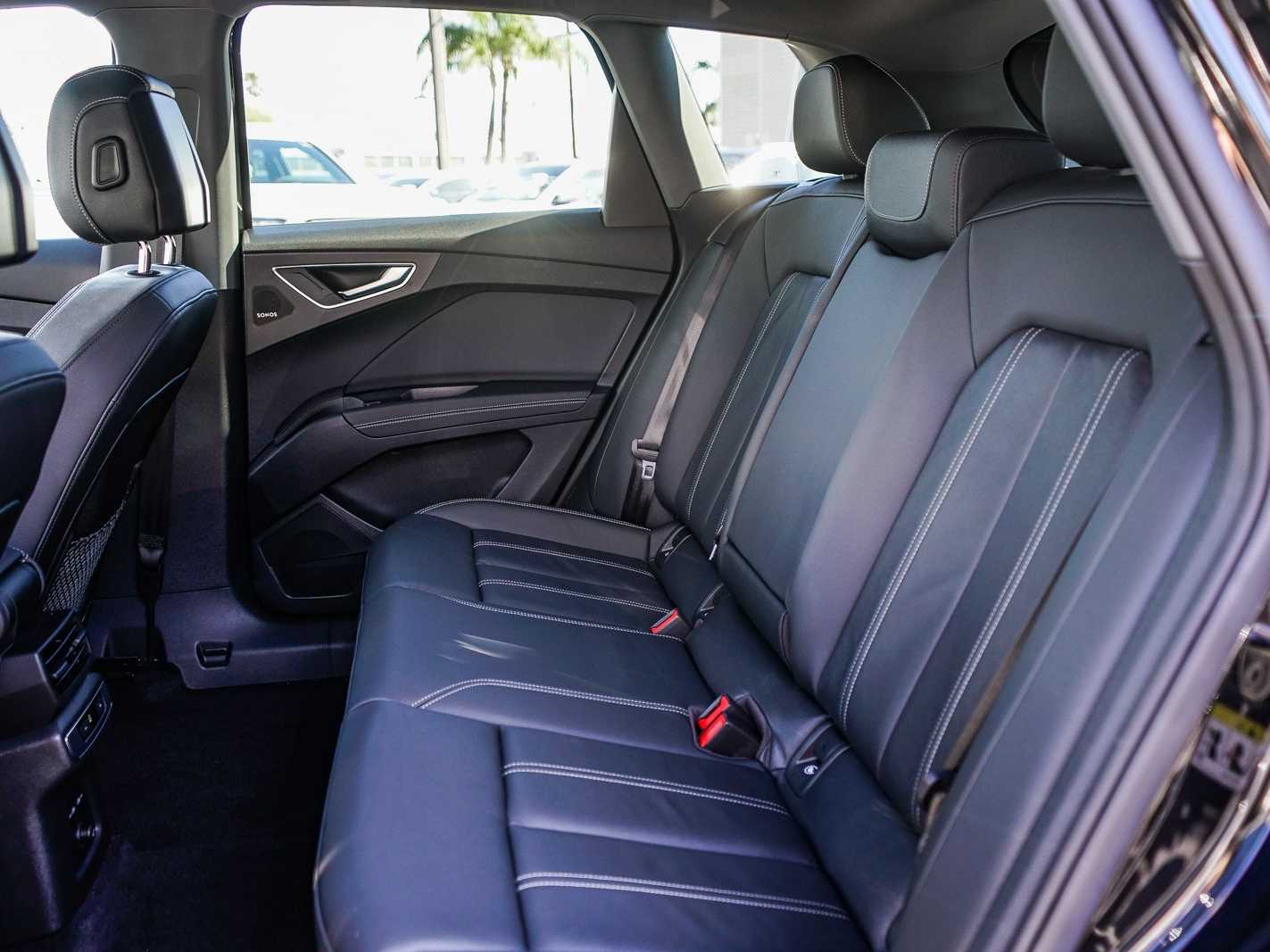 Thumbnail: 2023 Audi Q4 e-tron - 18