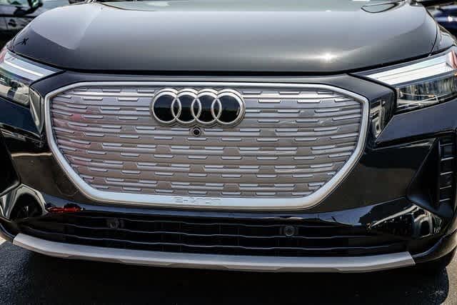 Thumbnail: 2023 Audi Q4 e-tron - 8