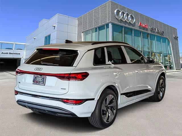 Thumbnail: 2025 Audi Q6 e-tron - 4