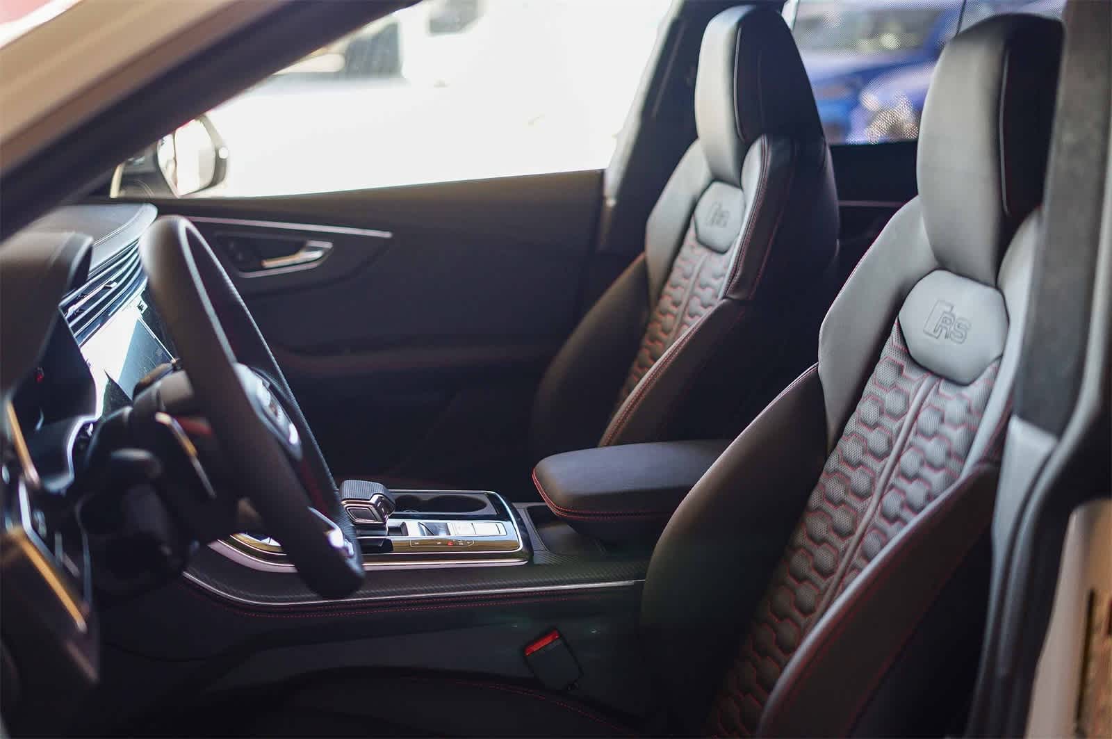 Thumbnail: 2025 Audi RS Q8 - 19