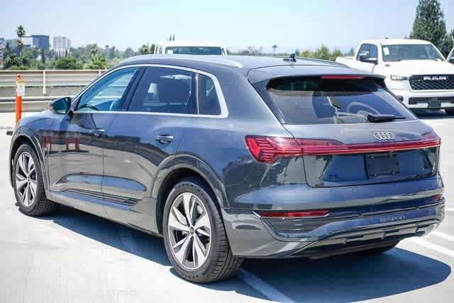 Thumbnail: 2024 Audi Q8 e-tron - 2