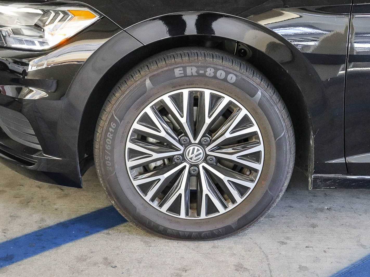 Thumbnail: 2019 Volkswagen Jetta - 8