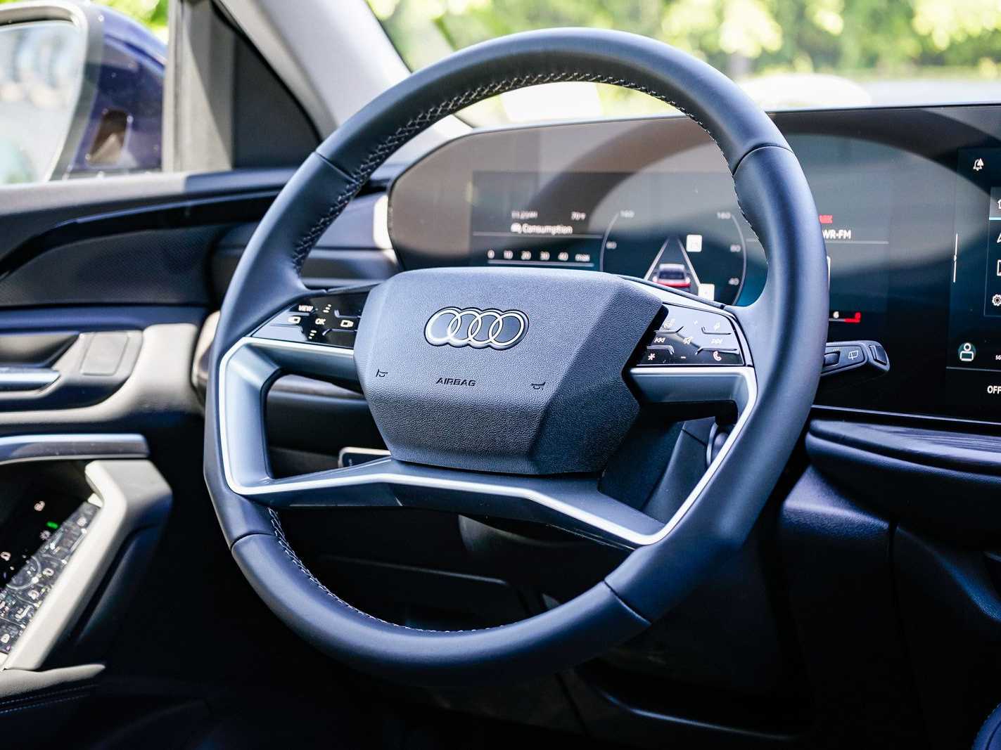 Thumbnail: 2025 Audi Q5 - 15