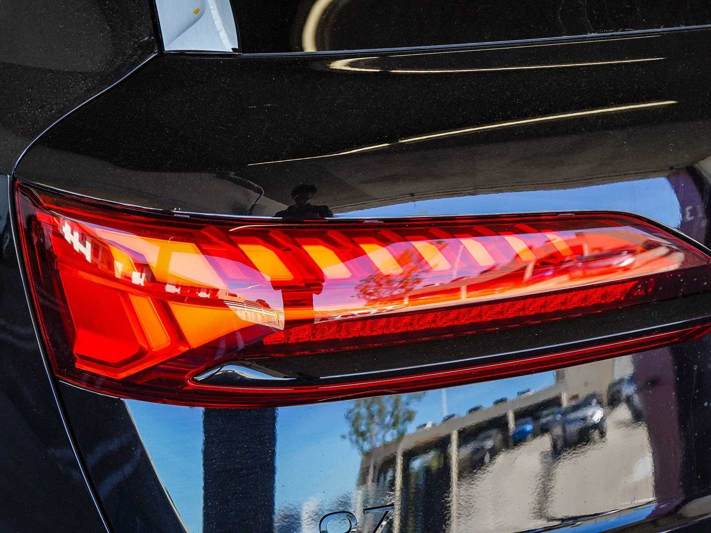 Thumbnail: 2026 Audi Q7 - 7