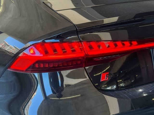 Thumbnail: 2026 Audi RS 7 - 7