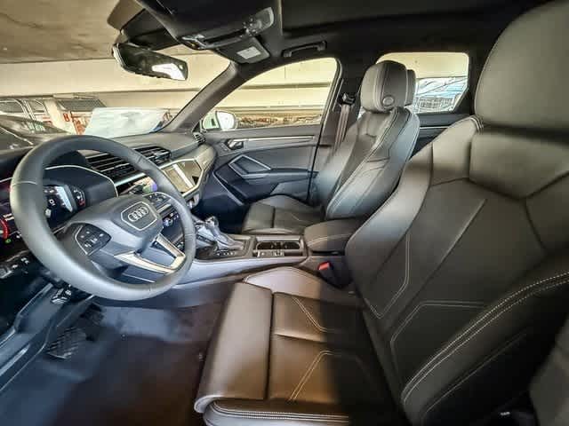 Thumbnail: 2025 Audi Q3 - 19