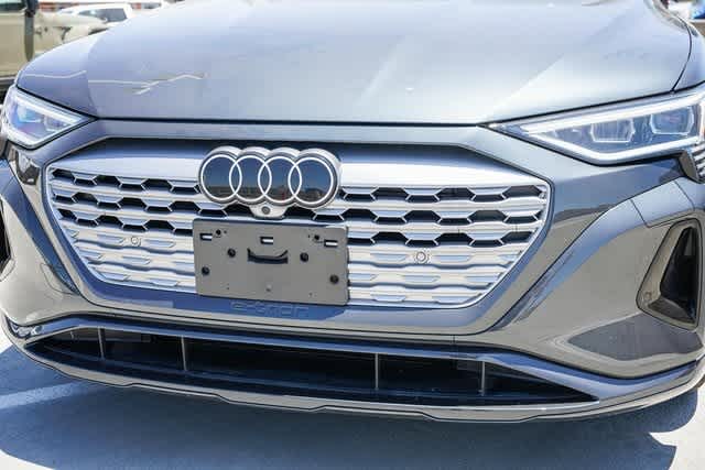 Thumbnail: 2024 Audi Q8 e-tron - 8