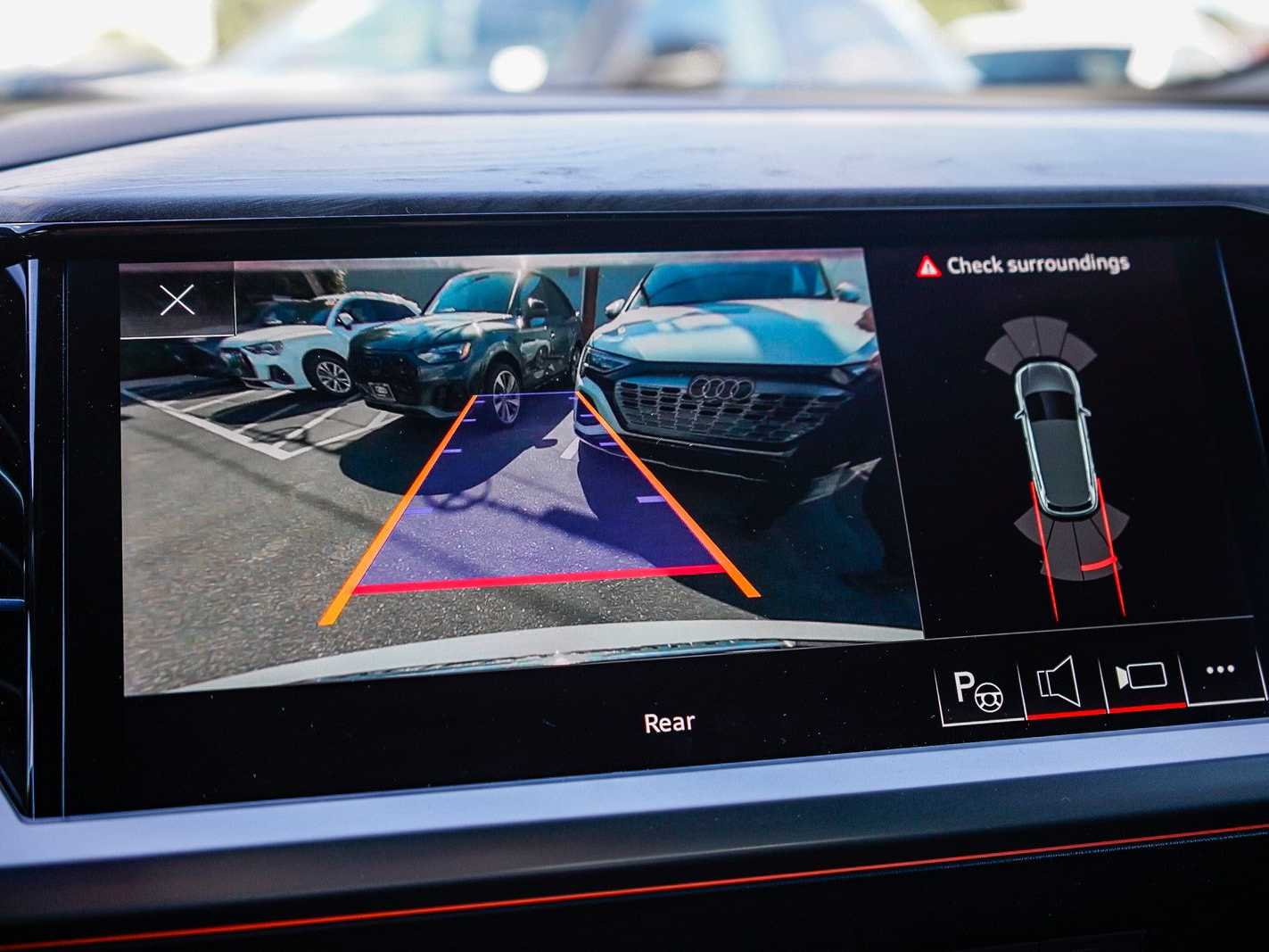 Thumbnail: 2023 Audi Q4 e-tron - 23