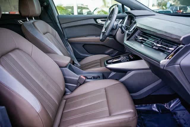 Thumbnail: 2025 Audi Q4 e-tron - 16