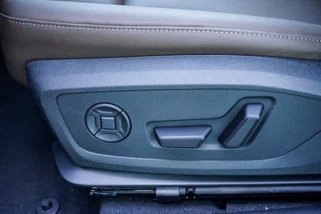 Thumbnail: 2025 Audi e-tron S - 20