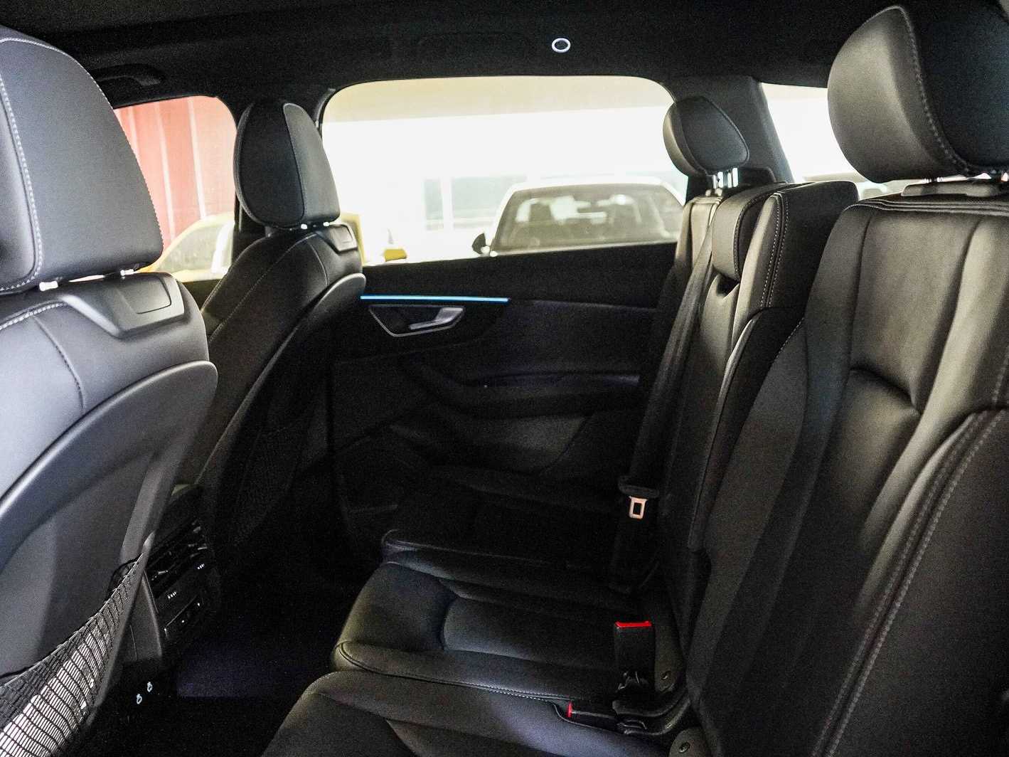 Thumbnail: 2026 Audi Q7 - 18