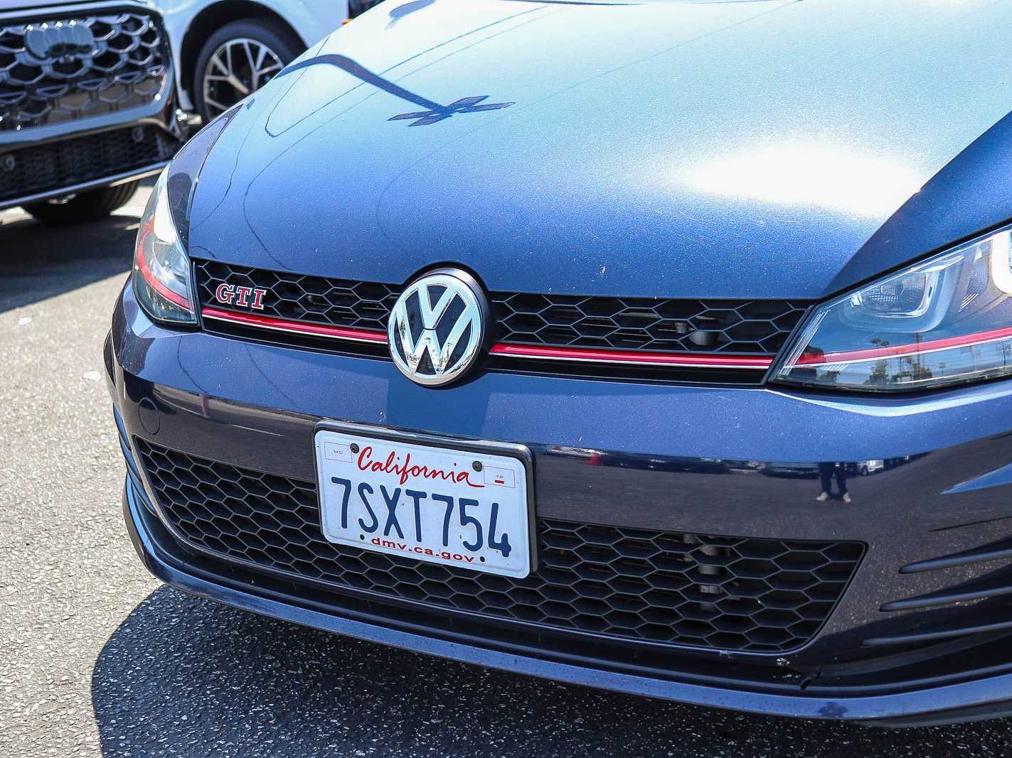 Thumbnail: 2016 Volkswagen Golf - 7