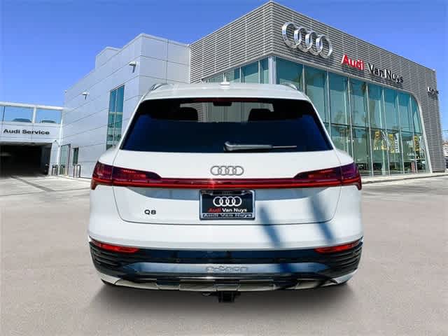 Thumbnail: 2024 Audi Q8 e-tron - 3