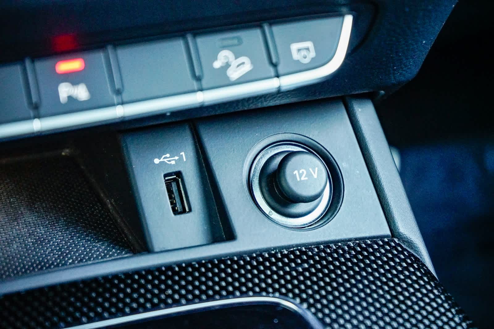 Thumbnail: 2022 Audi SQ5 - 21