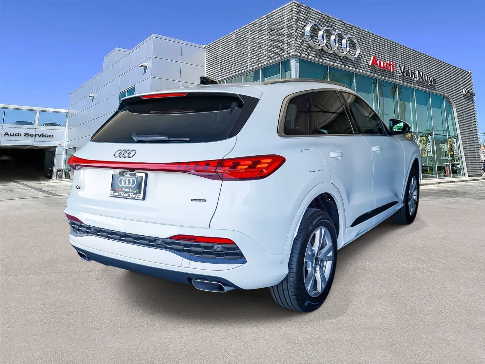 Thumbnail: 2025 Audi Q5 - 4