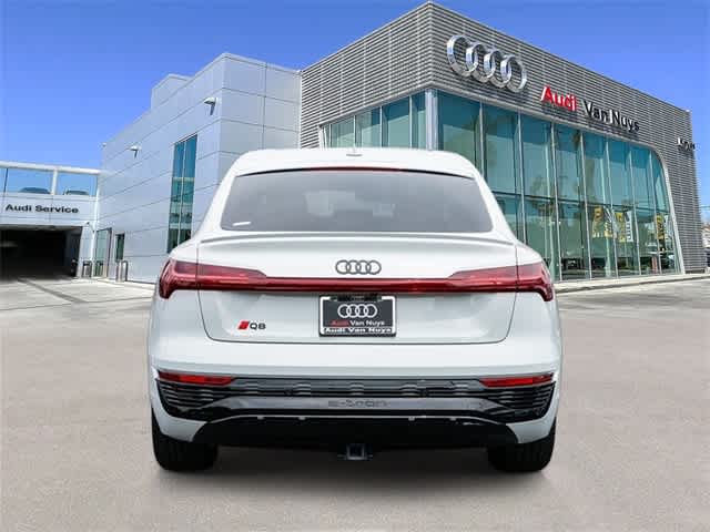 Thumbnail: 2024 Audi Q8 e-tron - 3