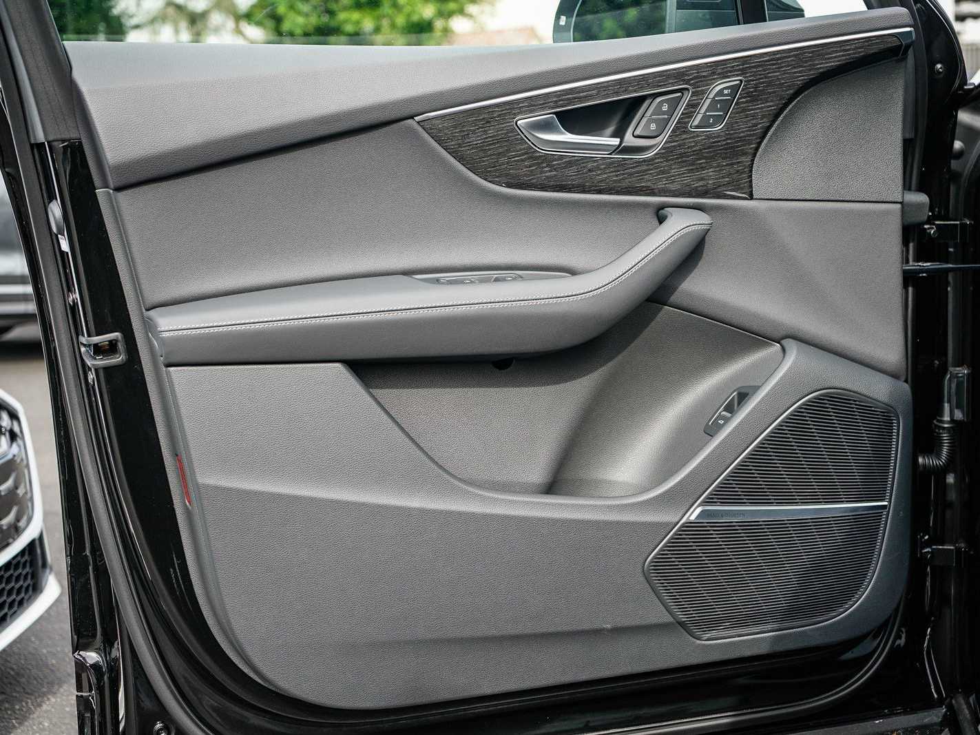 Thumbnail: 2026 Audi Q7 - 19