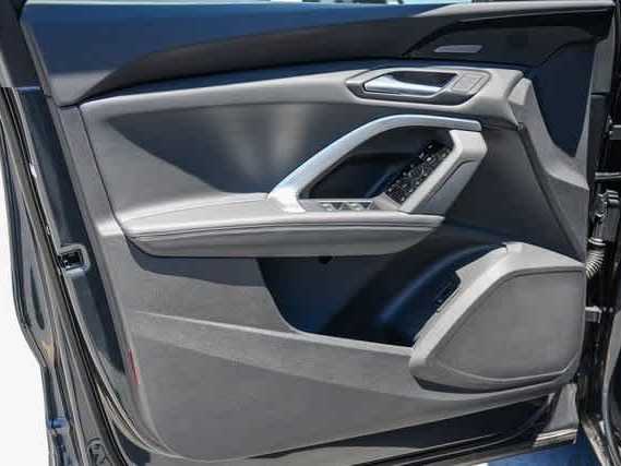 Thumbnail: 2025 Audi Q5 - 26