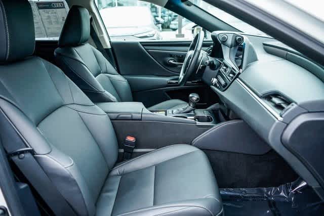 Thumbnail: 2024 Lexus ES - 16