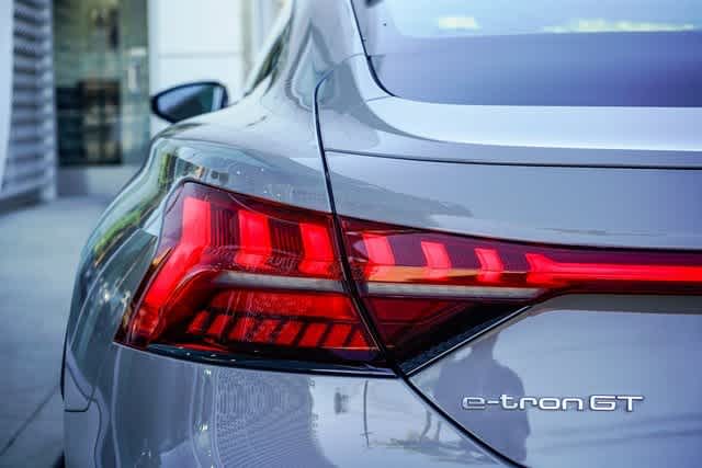 Thumbnail: 2024 Audi e-tron GT - 9