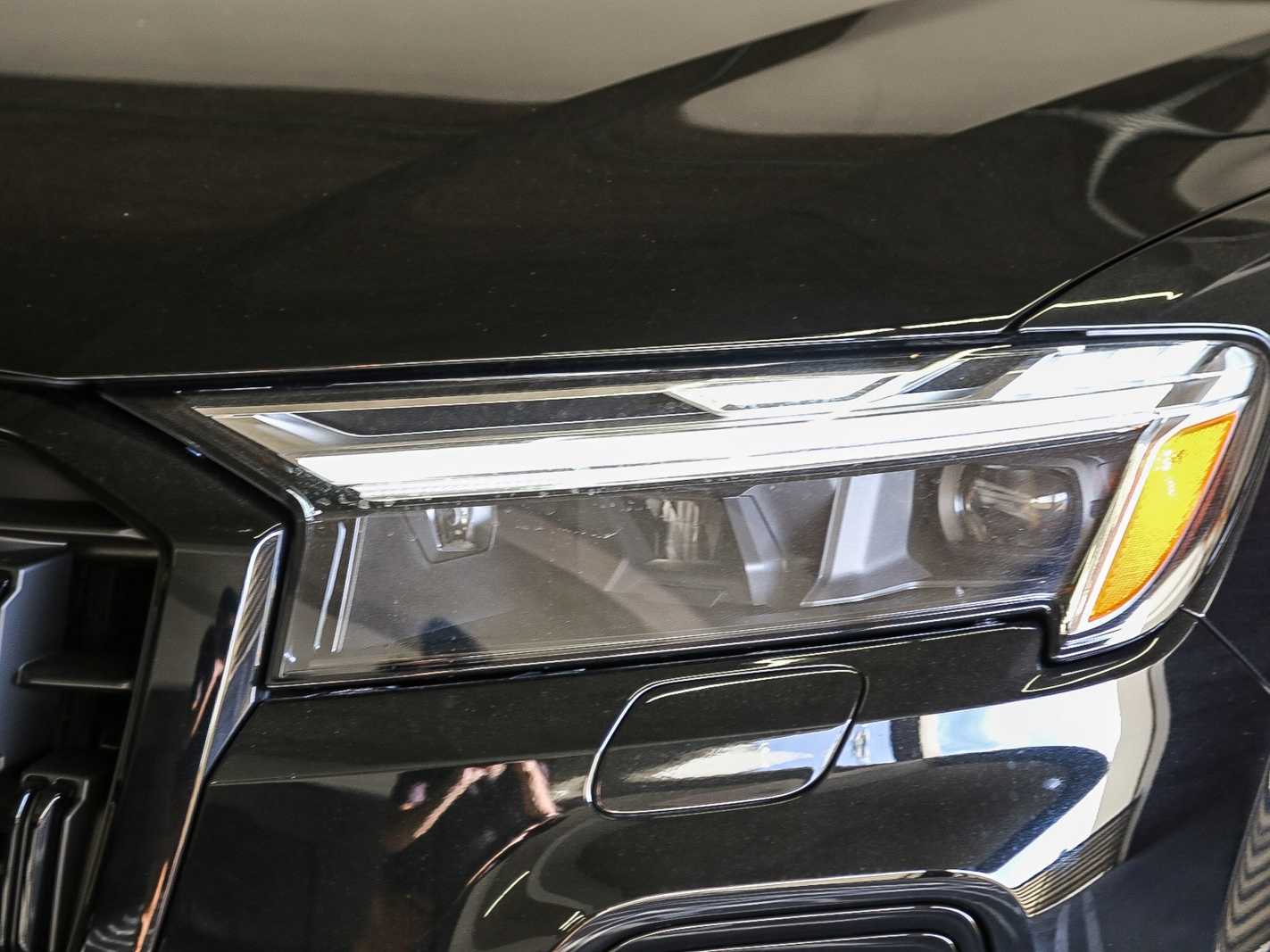 Thumbnail: 2026 Audi Q7 - 7