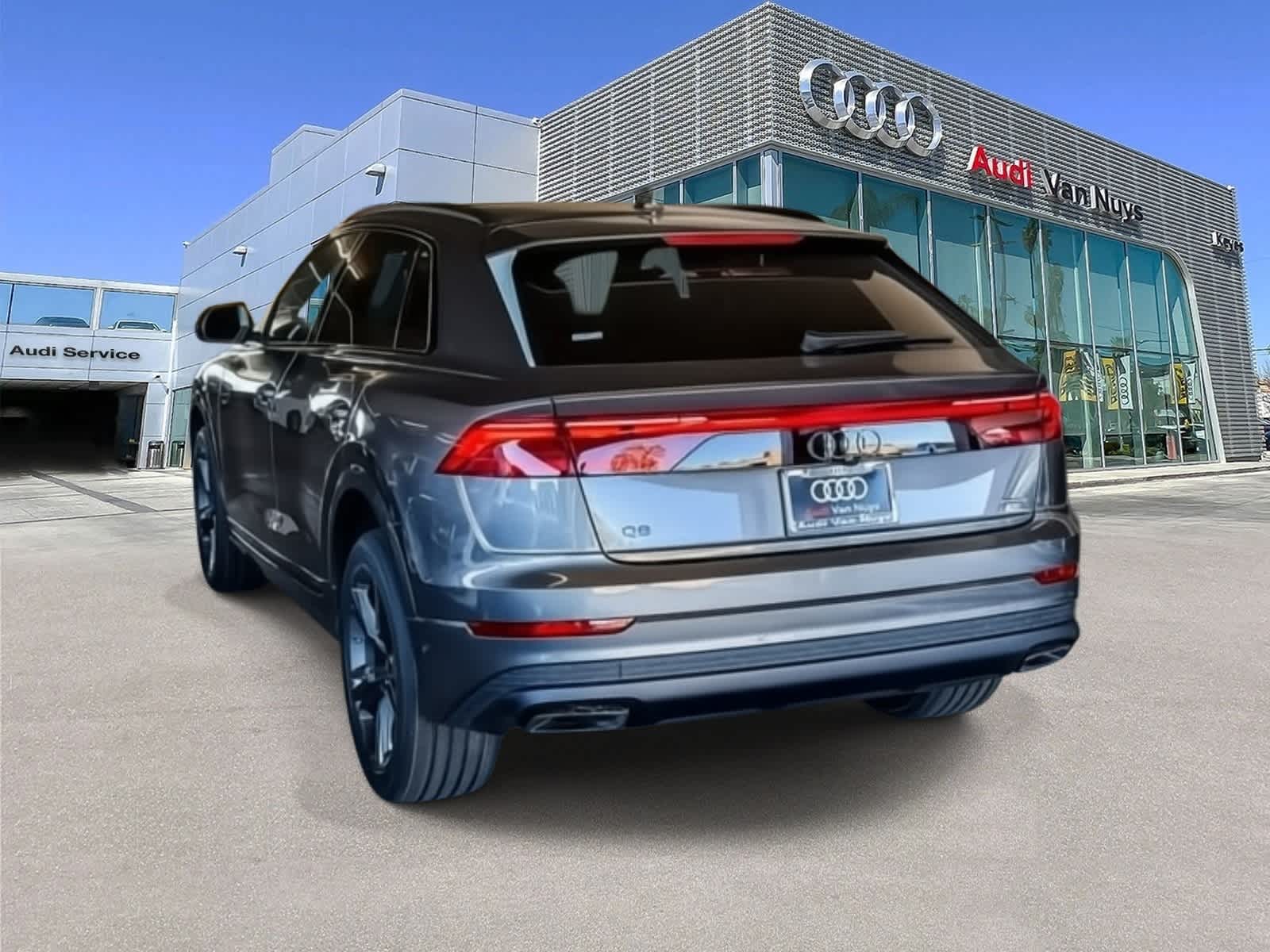 Thumbnail: 2026 Audi Q8 - 6