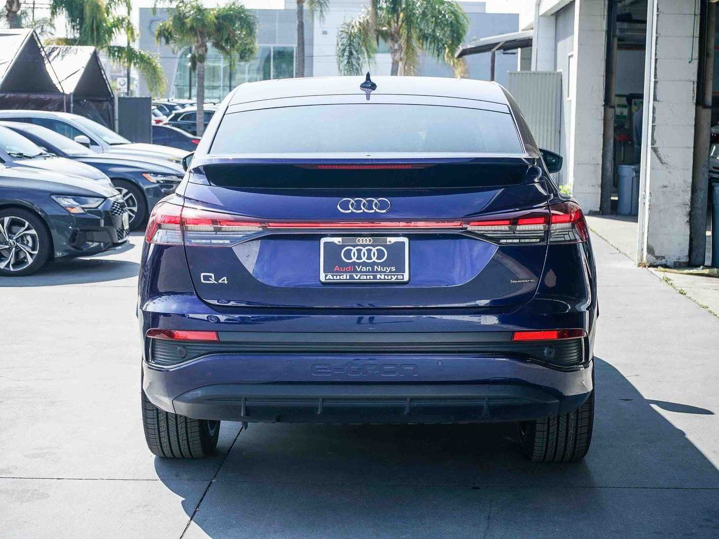 Thumbnail: 2023 Audi Q4 e-tron - 3