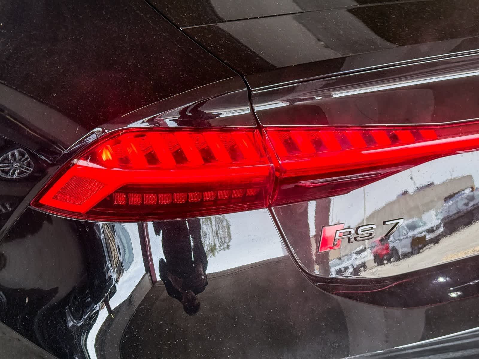 Thumbnail: 2025 Audi RS 7 - 7