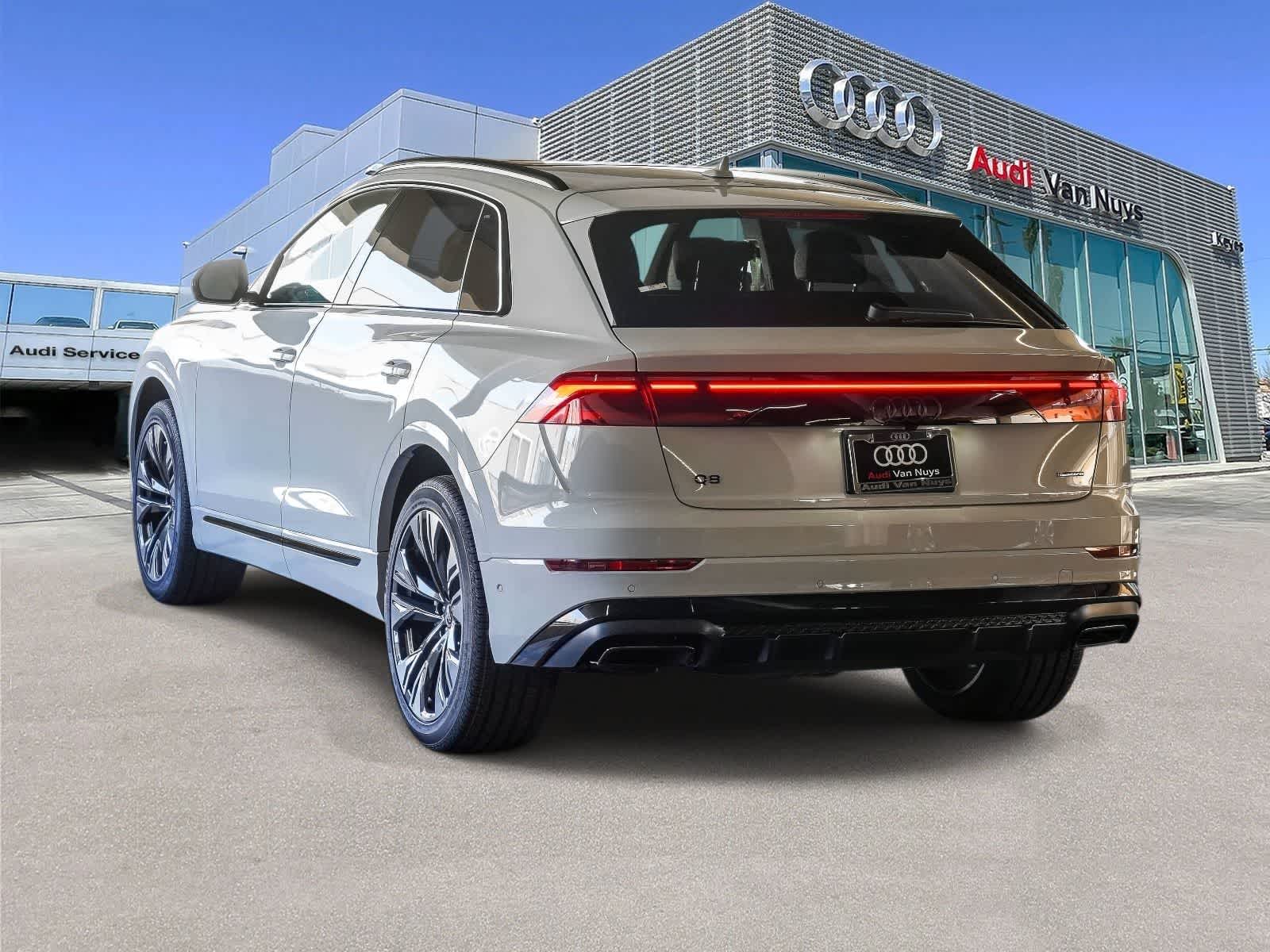 Thumbnail: 2026 Audi Q8 - 6