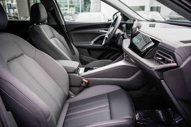 Thumbnail: 2025 Audi Q5 - 16