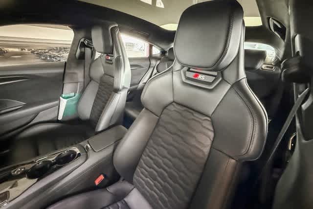 Thumbnail: 2025 Audi RS e-tron GT - 25
