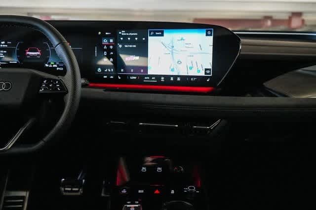 Thumbnail: 2025 Audi SQ6 e-tron - 17
