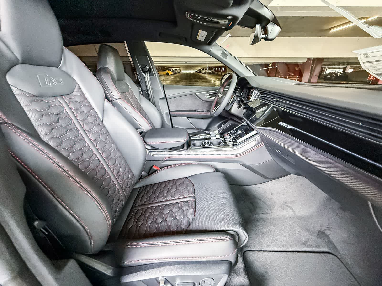 Thumbnail: 2026 Audi RS Q8 - 17