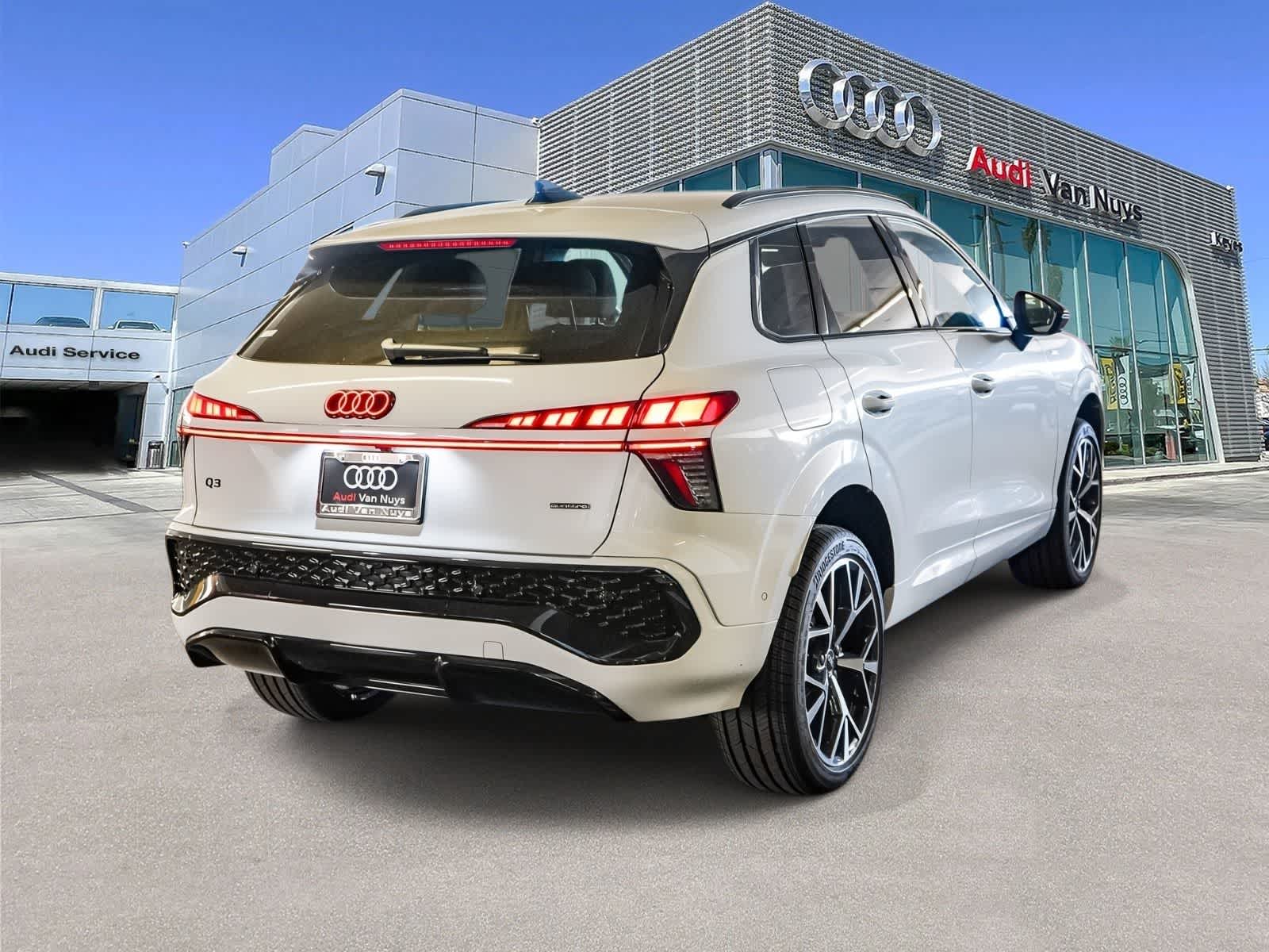 Thumbnail: 2026 Audi Q3 - 4