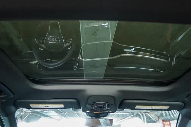 Thumbnail: 2025 Audi RS 6 - 18