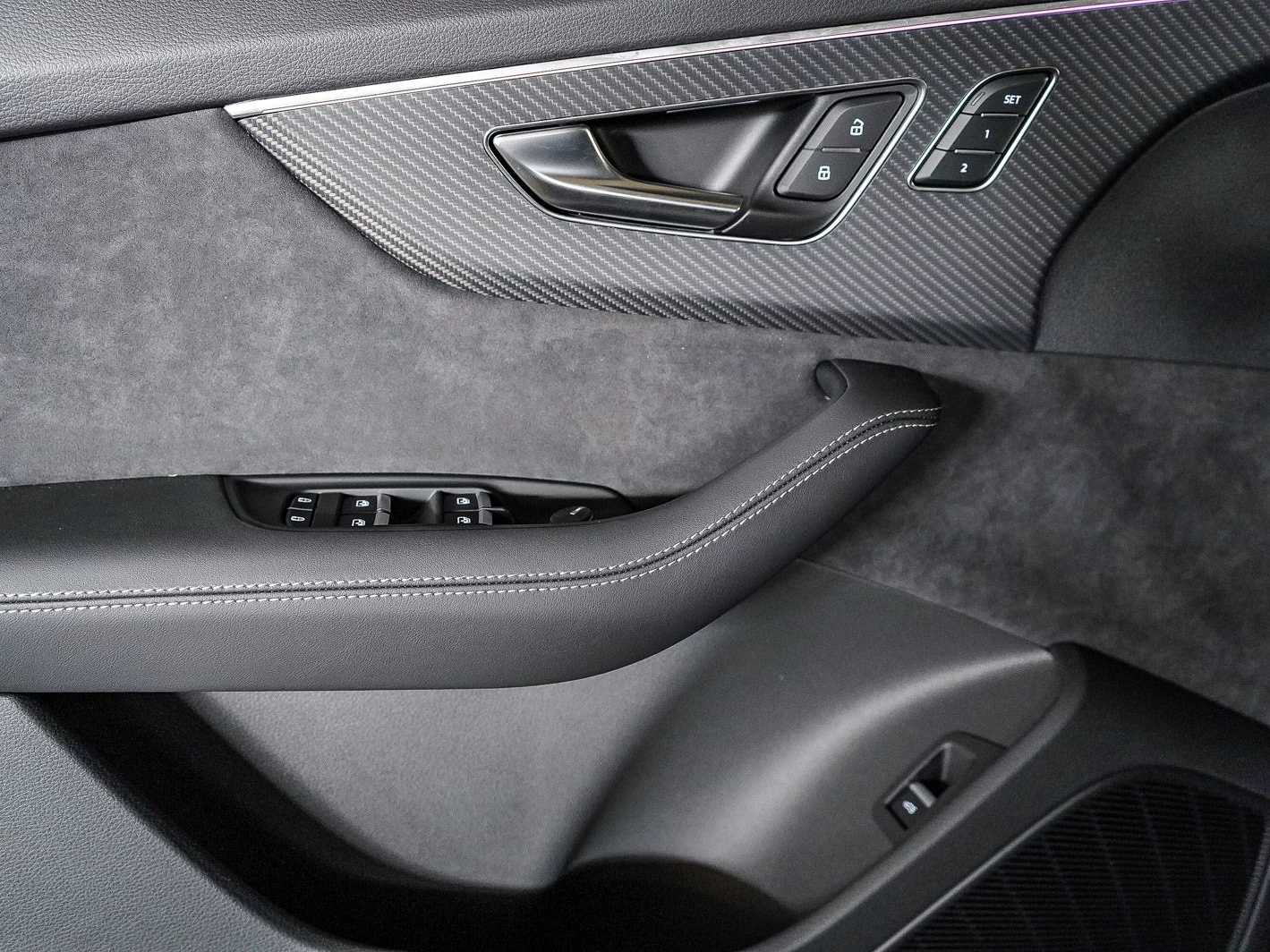 Thumbnail: 2026 Audi SQ7 - 21
