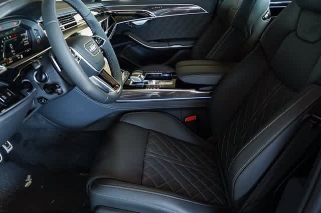 Thumbnail: 2025 Audi S8 - 20