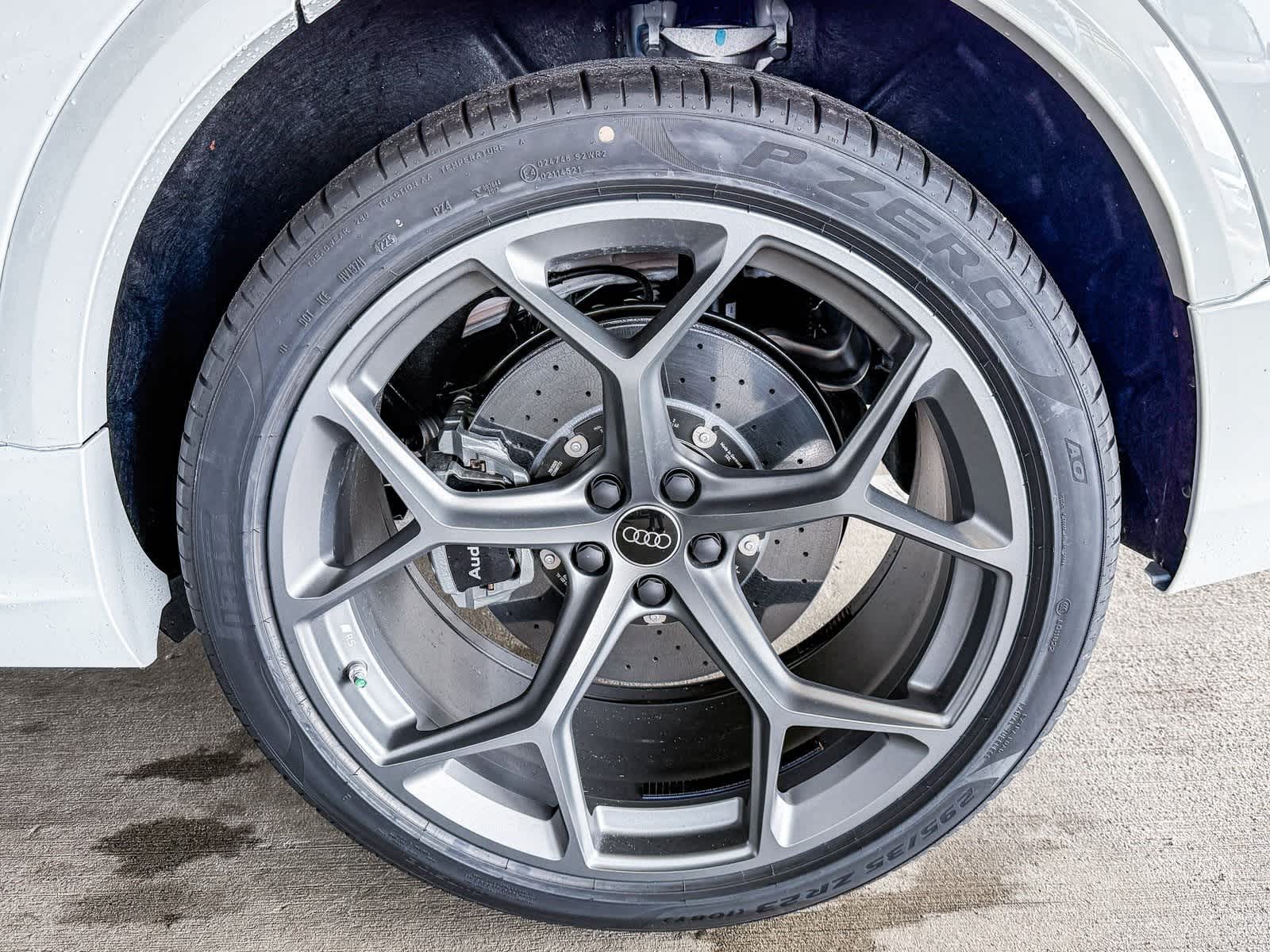 Thumbnail: 2026 Audi RS Q8 - 8