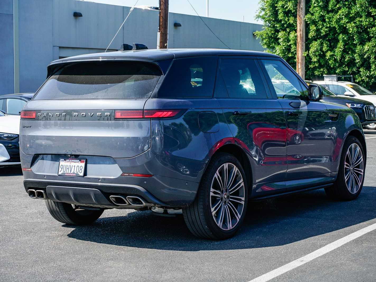 Thumbnail: 2025 Land Rover Range Rover Sport - 4